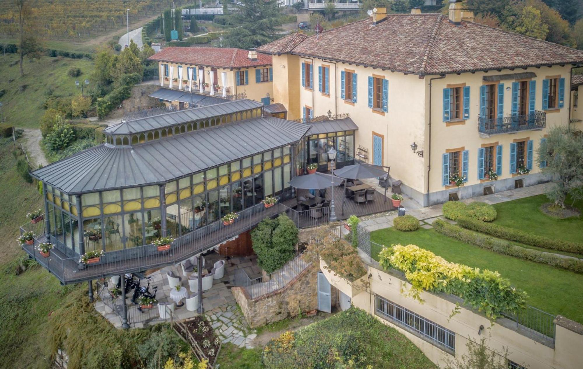 Hotel Villa Beccaris Monforte dʼAlba المظهر الخارجي الصورة