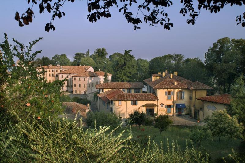 Hotel Villa Beccaris Monforte dʼAlba المظهر الخارجي الصورة