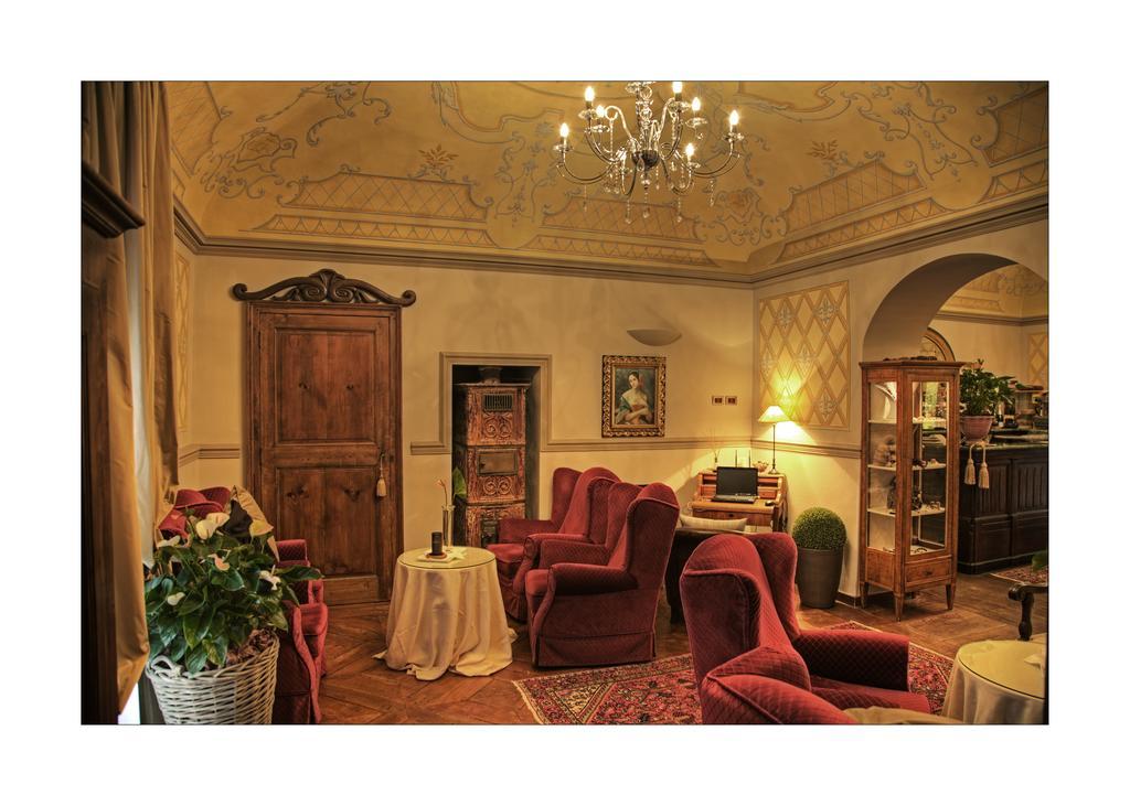 Hotel Villa Beccaris Monforte dʼAlba المظهر الخارجي الصورة