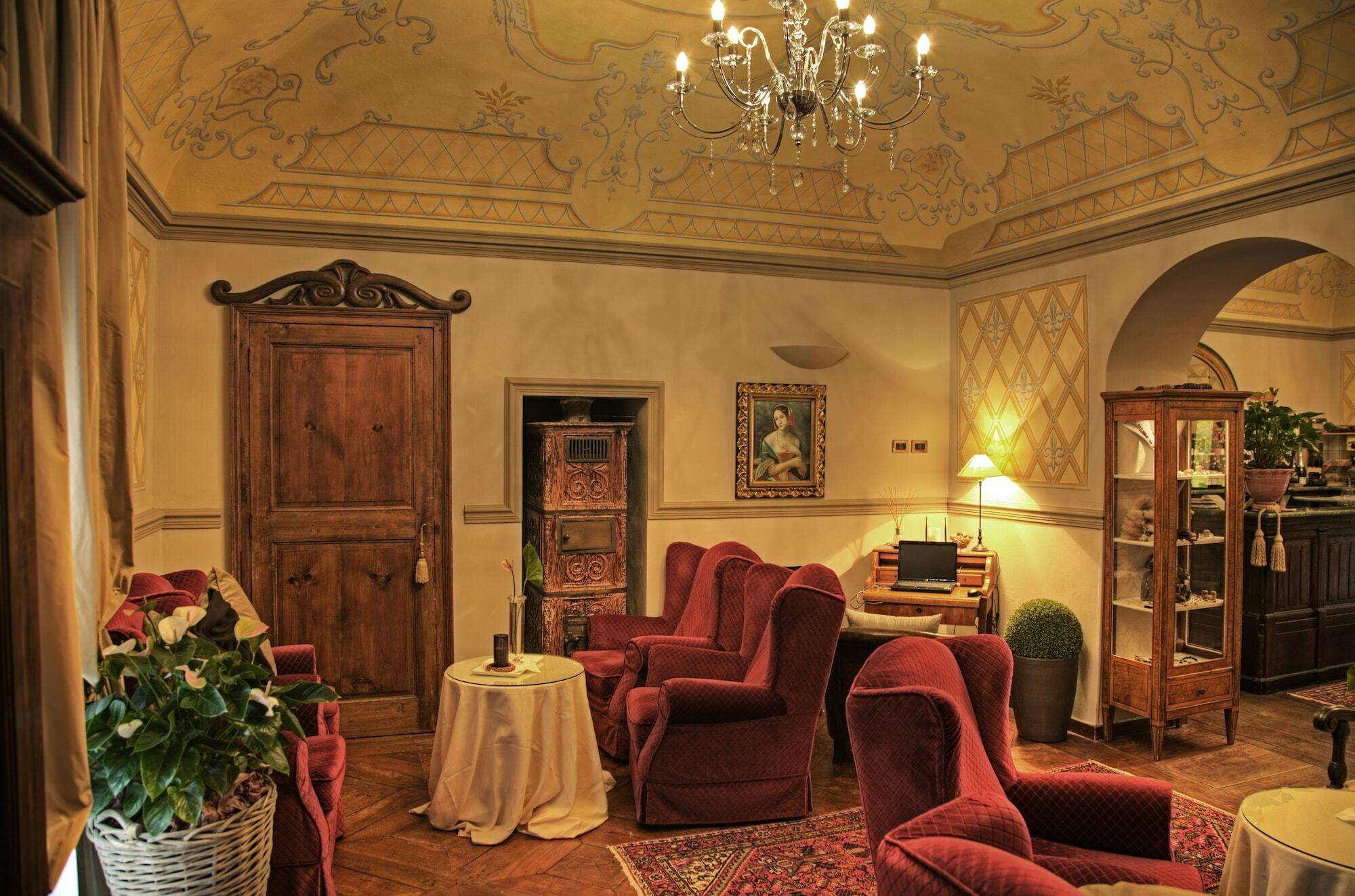 Hotel Villa Beccaris Monforte dʼAlba المظهر الخارجي الصورة