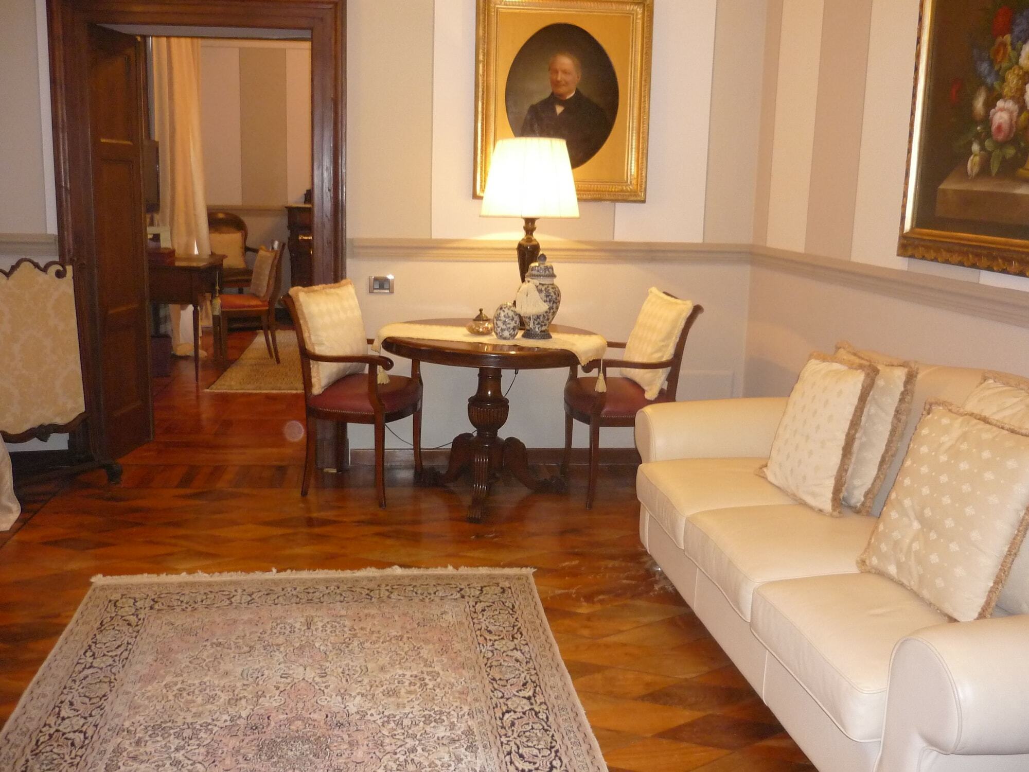 Hotel Villa Beccaris Monforte dʼAlba المظهر الخارجي الصورة