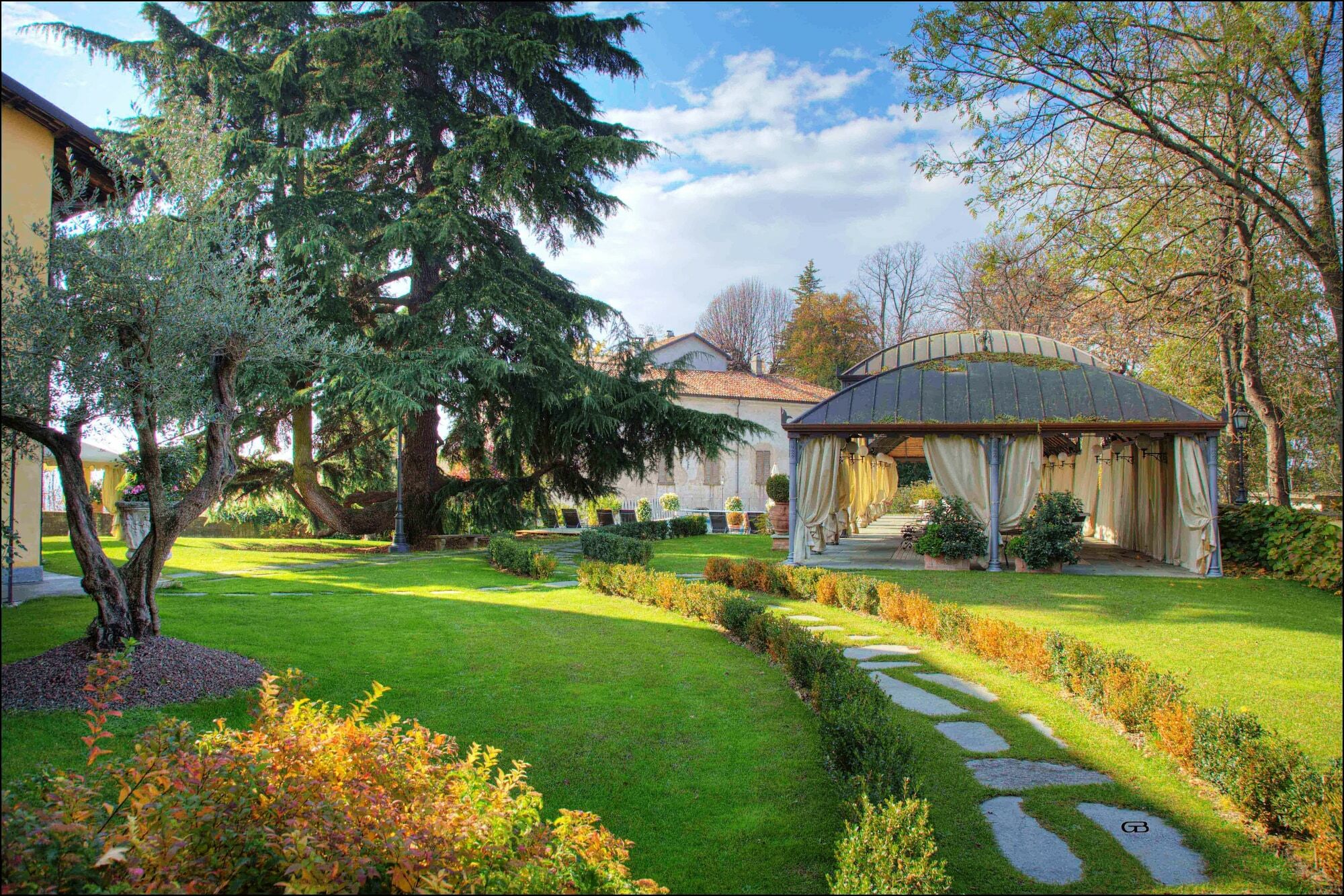 Hotel Villa Beccaris Monforte dʼAlba المظهر الخارجي الصورة